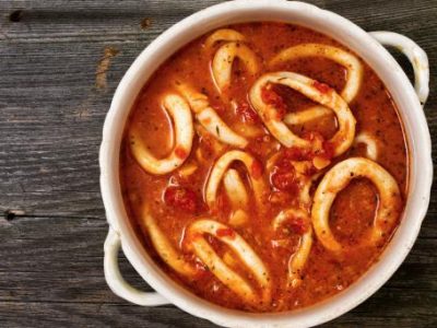 Calamari in salsa di pomodoro